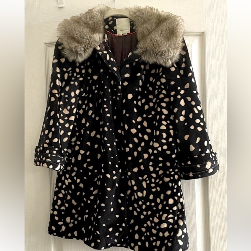 Womens Faux Fur Coat/Jacket - White/Black ANTHROPOLOGIE size 4